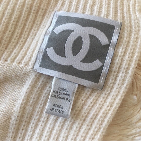 Chanel Cream-Colored Cashmere Scarf - Picture 3 of 3